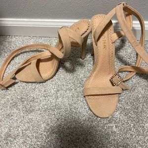 liliana high heels in nude, brand new
